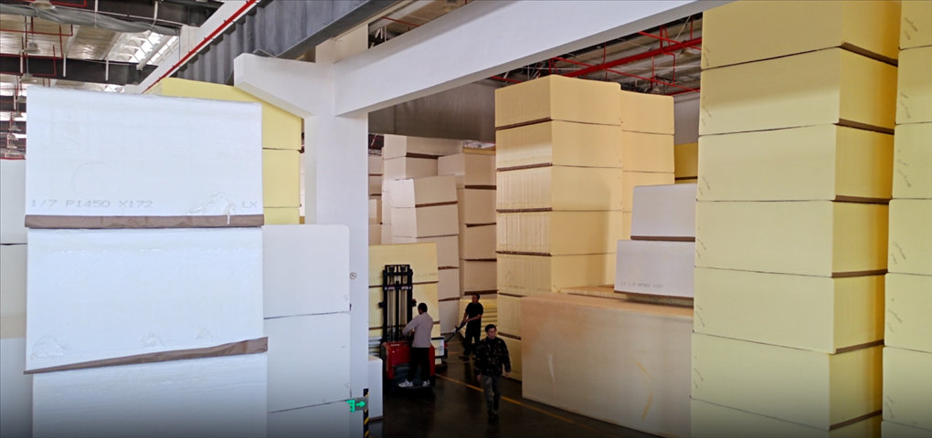 High-quality MDI open-cell foam blocks for durable folding sofa manufacturing.